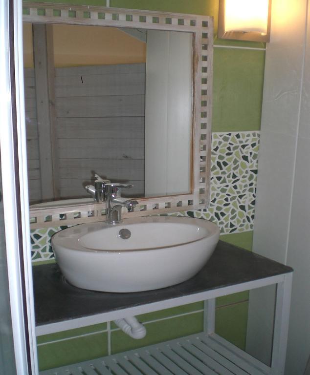 Chambres D'Hotes Le Clos Des Senteurs Malemort Rum bild